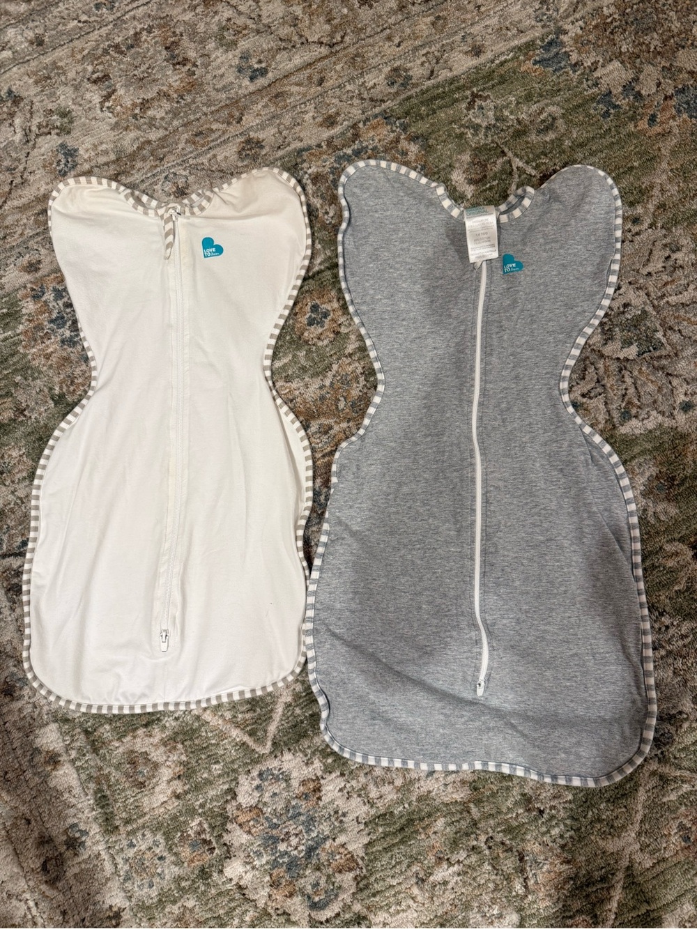 Love to Dream Dual Pack Swaddle Sleep Sacks in White and Gray Size S+M